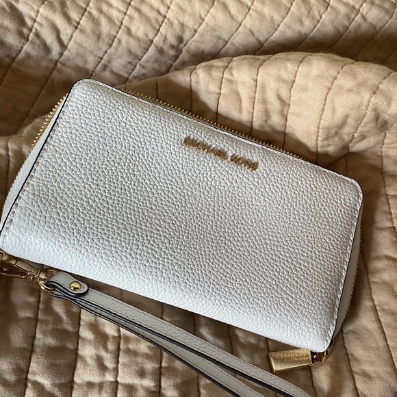Michael kors wristlet - Picture 1 of 2